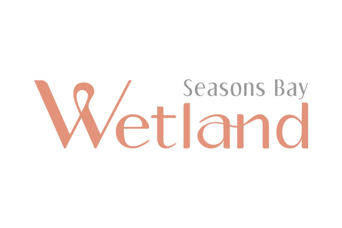 Wetland Seasons Bay clubhouse restaurant - Enjoy a non-alcoholic drink + reusable environmentally friendly silicone drinking straw